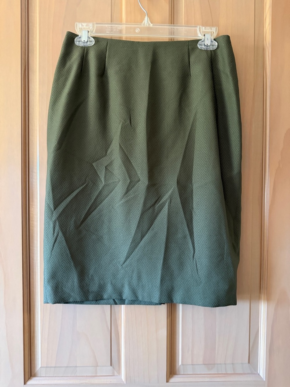Le Suit Olive Textured Pencil Skirt
